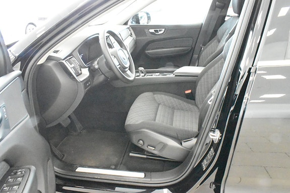 Volvo XC60 13 of 22
