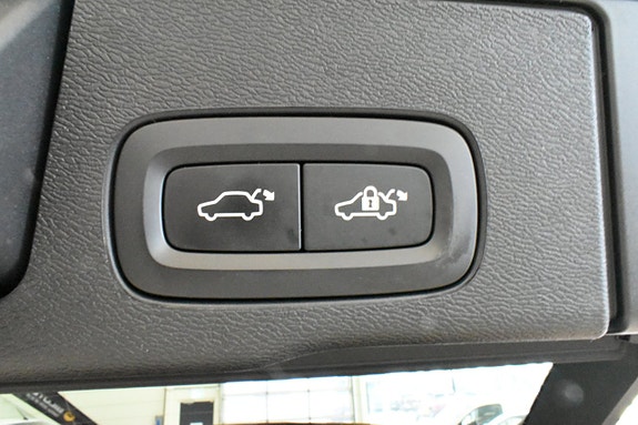 Volvo XC60 10 of 22