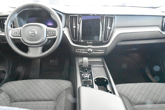 Volvo XC60 11 of 22