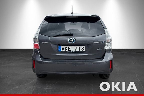 Toyota Prius+ 6 of 13