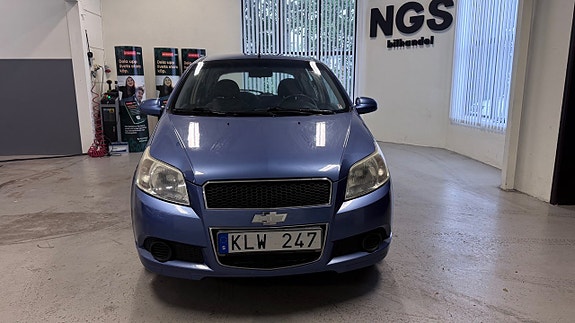 Chevrolet Aveo 2 of 5