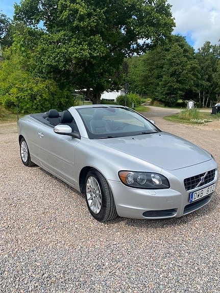 Volvo C70 2 of 5