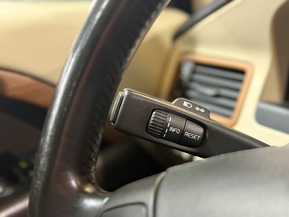 Volvo XC70 29 of 29