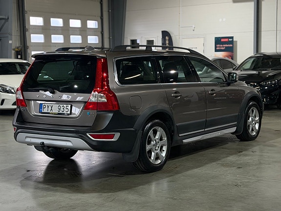 Volvo XC70 2 of 5