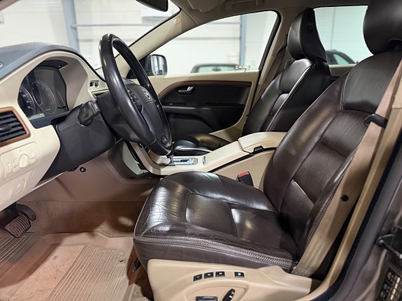 Volvo XC70 14 of 29