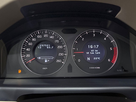 Volvo XC70 24 of 29