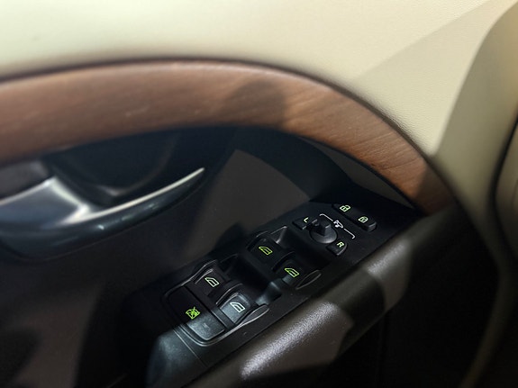 Volvo XC70 23 of 29