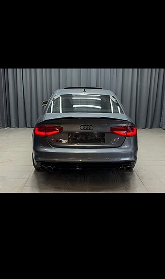 Audi S4 5 of 5