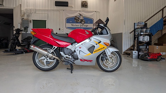 Honda Powersports VFR800FI 0.8 3 of 5