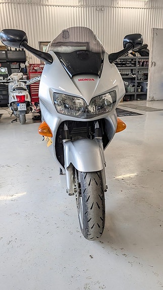 Honda Powersports VFR800FI 0.8 4 of 5