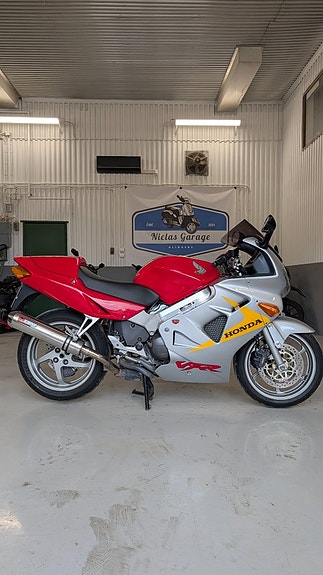 Honda Powersports VFR800FI 0.8 2 of 5