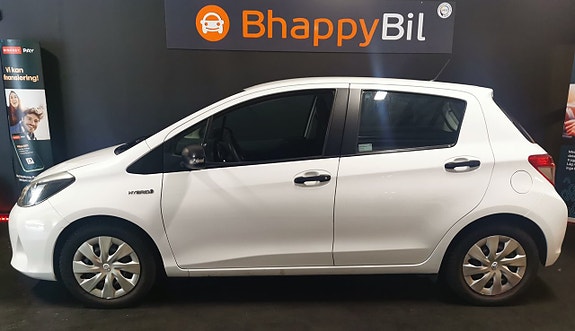 Toyota Yaris 4 of 5