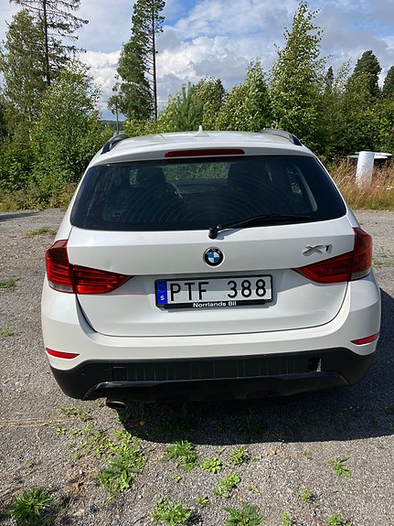BMW X1 3 of 5