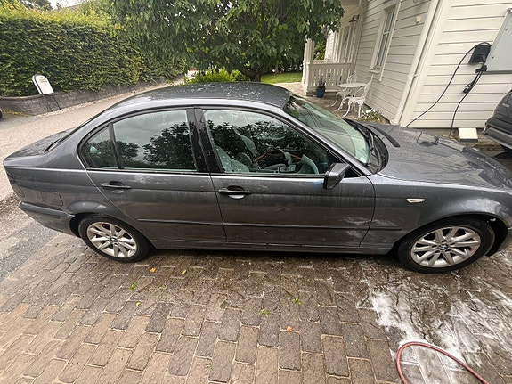 BMW 318i 3 of 28