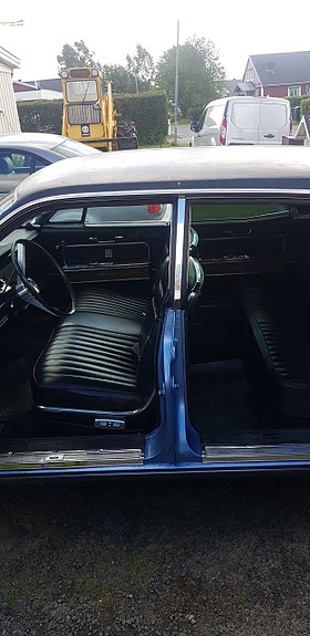 Lincoln Continental 4 of 5