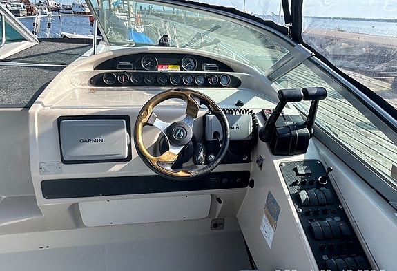 Båt Regal Commodore 322 med båtvagn 11 of 18