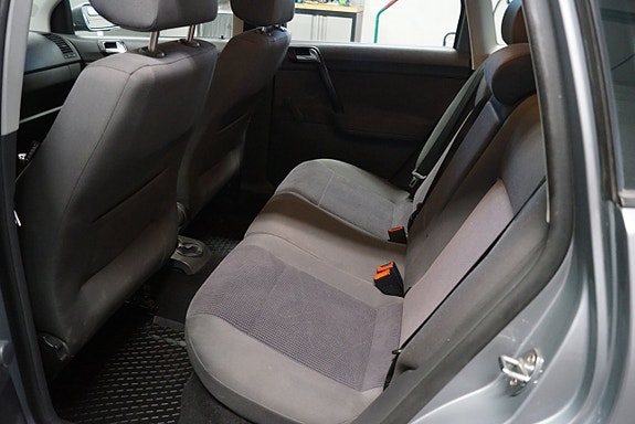 Volkswagen Polo 10 of 13