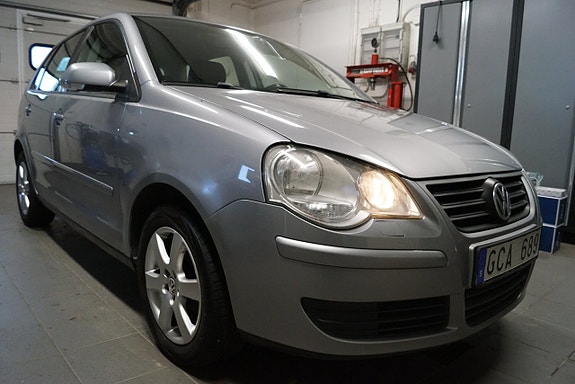 Volkswagen Polo 2 of 5