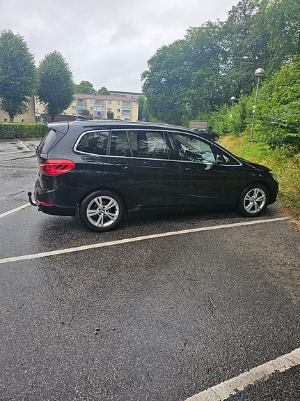 BMW 220d 2 of 5