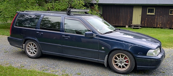 Volvo V70 3 of 8