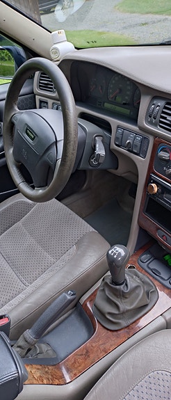 Volvo V70 6 of 8
