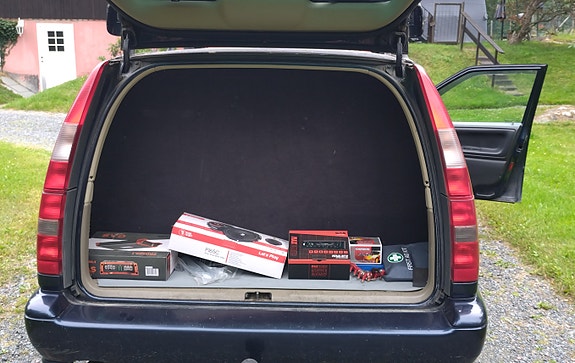 Volvo V70 8 of 8