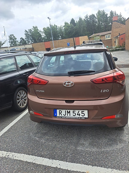 Hyundai i20 3 of 7