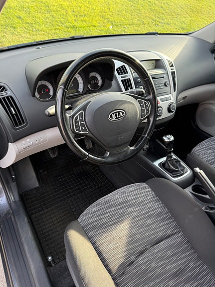 Kia Ceed 9 of 13