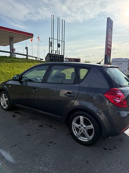 Kia Ceed 4 of 5