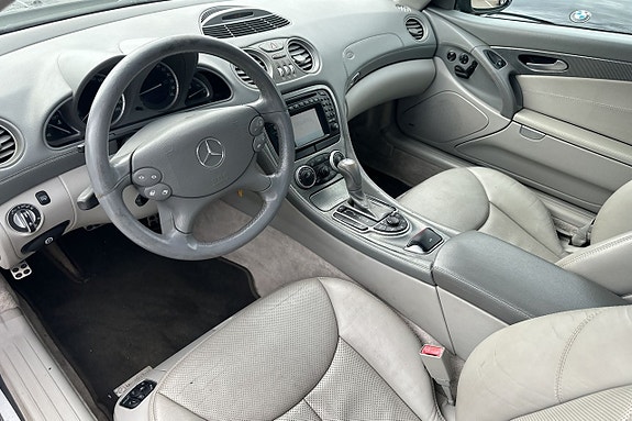 Mercedes-Benz SL500 13 of 16