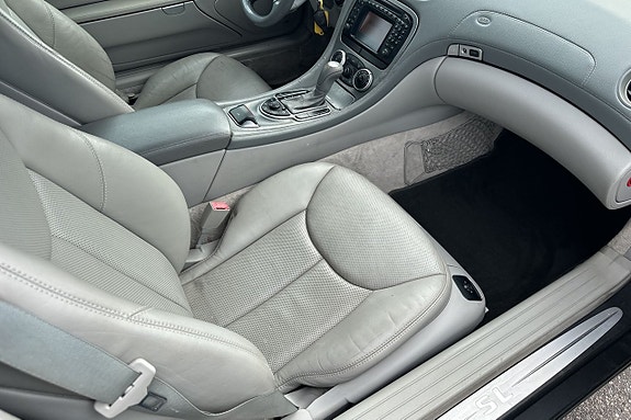 Mercedes-Benz SL500 8 of 16