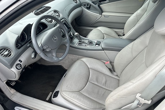 Mercedes-Benz SL500 12 of 16
