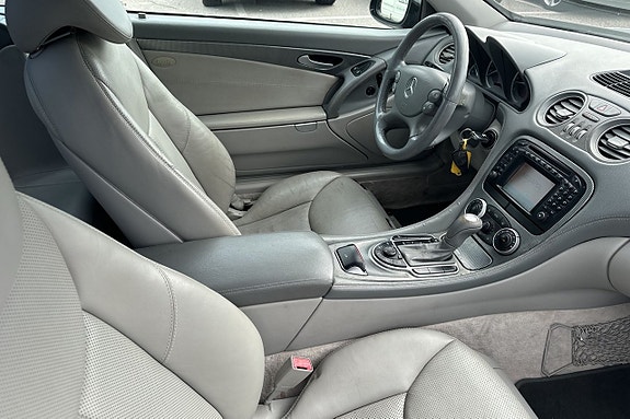 Mercedes-Benz SL500 9 of 16