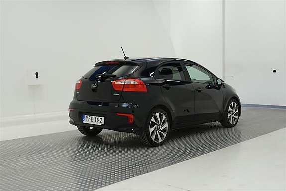 Kia Rio 2 of 5