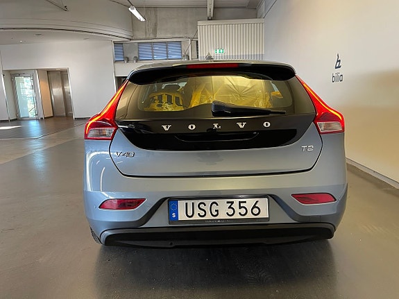 Volvo V40 4 of 5