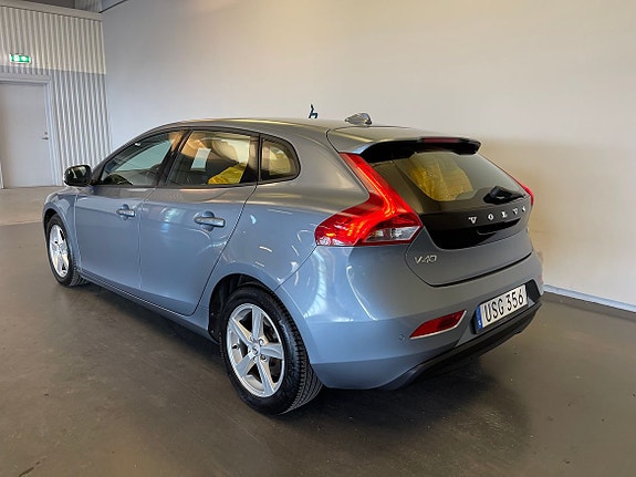 Volvo V40 3 of 5