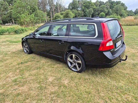 Volvo V70 4 of 6