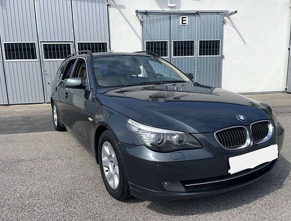 BMW 525i 2 of 5