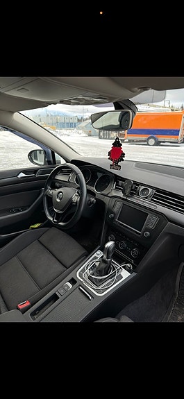 Volkswagen Passat 3 of 6