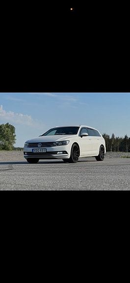 Volkswagen Passat 2 of 6