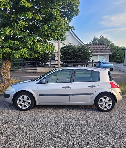 Renault Megane II 3 of 4