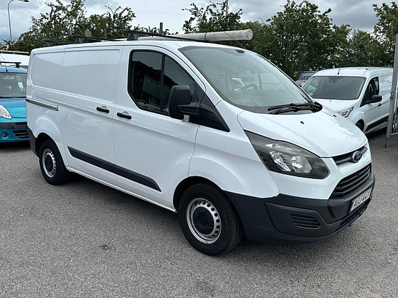 Ford Transit Custom 2 of 5