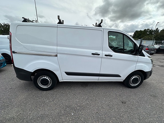 Ford Transit Custom 3 of 5