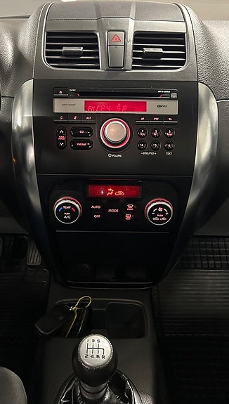 Suzuki SX4 11 of 18