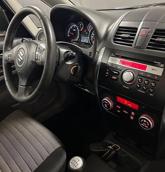 Suzuki SX4 15 of 18