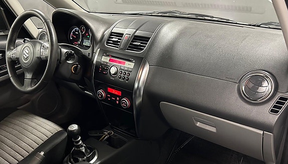 Suzuki SX4 12 of 18