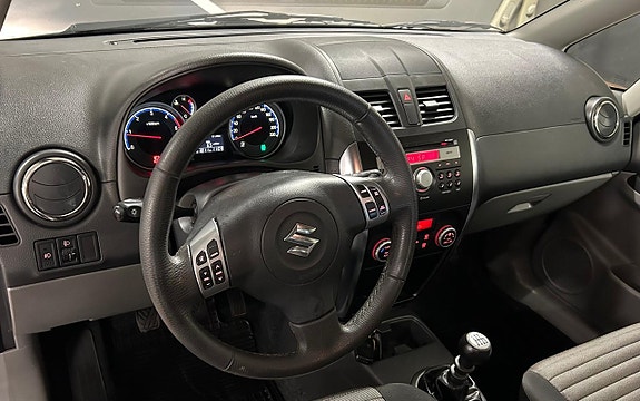 Suzuki SX4 14 of 18
