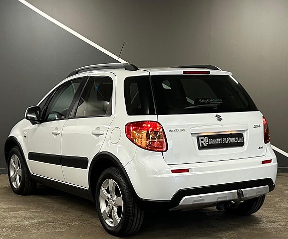 Suzuki SX4 4 of 5
