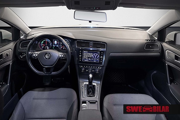 Volkswagen e-Golf VII 11 of 21