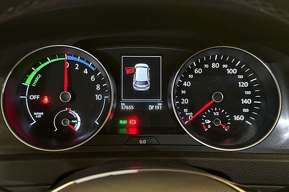 Volkswagen e-Golf VII 17 of 21
